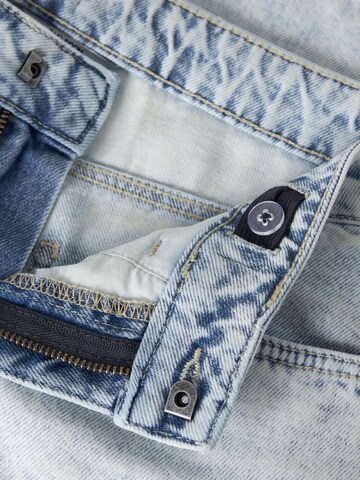 TWO SOON Regular Shorts in Blau