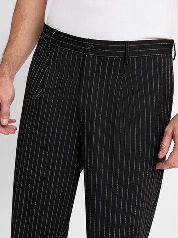 Regular Pantalon à pince Finshley & Harding London en noir