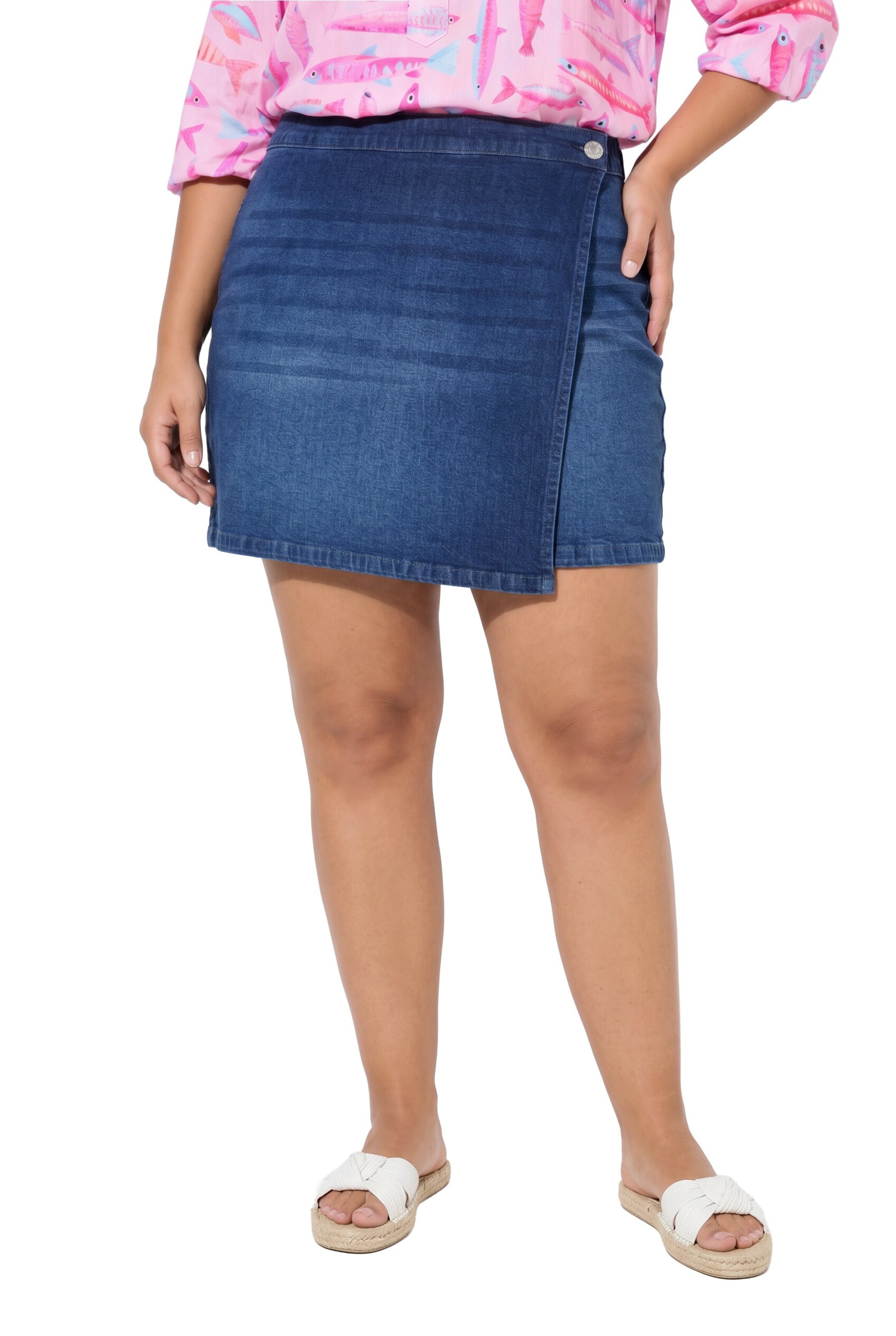 Angel of Style Skirt in Blue: front