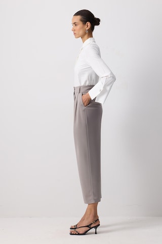 Touche Prive Loosefit Hose in Grau