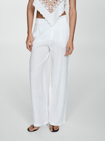 MANGO Loose fit Pleat-Front Pants 'Maneli' in White: front
