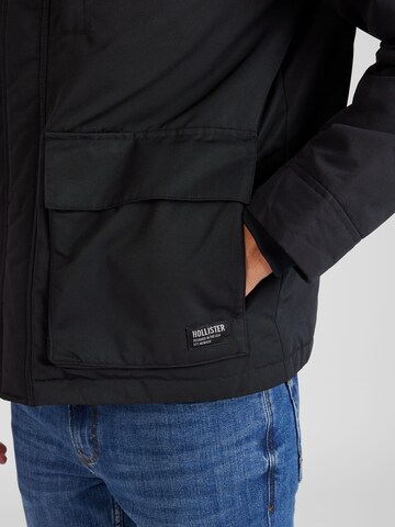 HOLLISTER Jacke in Schwarz