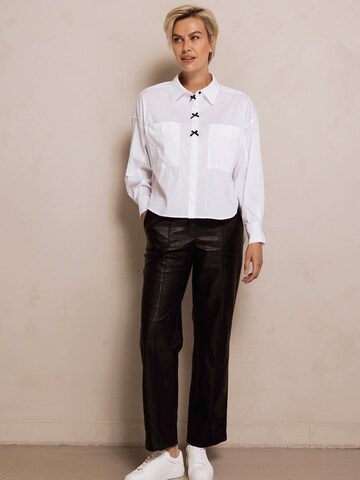 Zhrill Regular Pants 'ZHWAYA' in Black