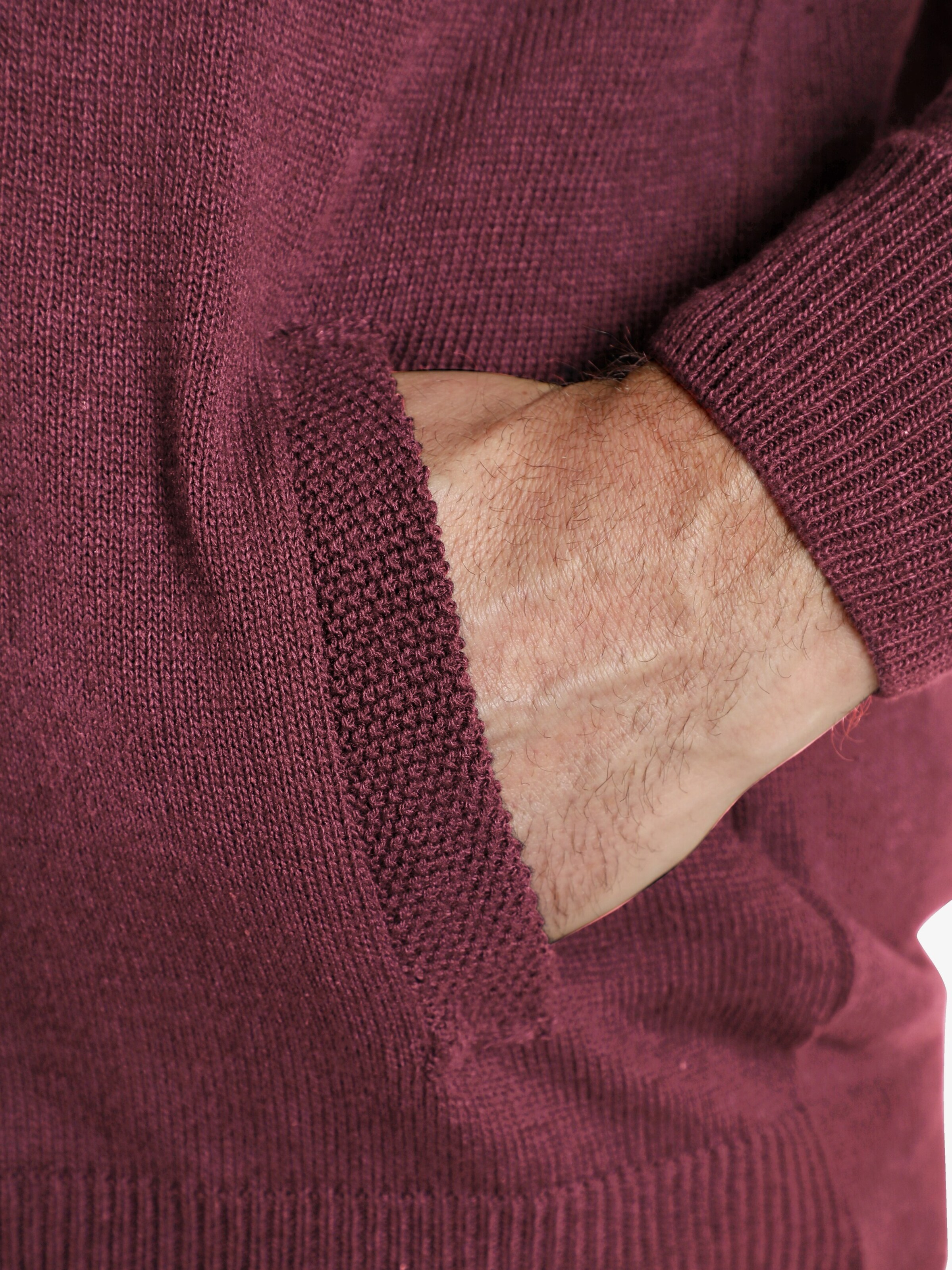 Charles Colby Strickjacke 'Earl Thomas' in Rot