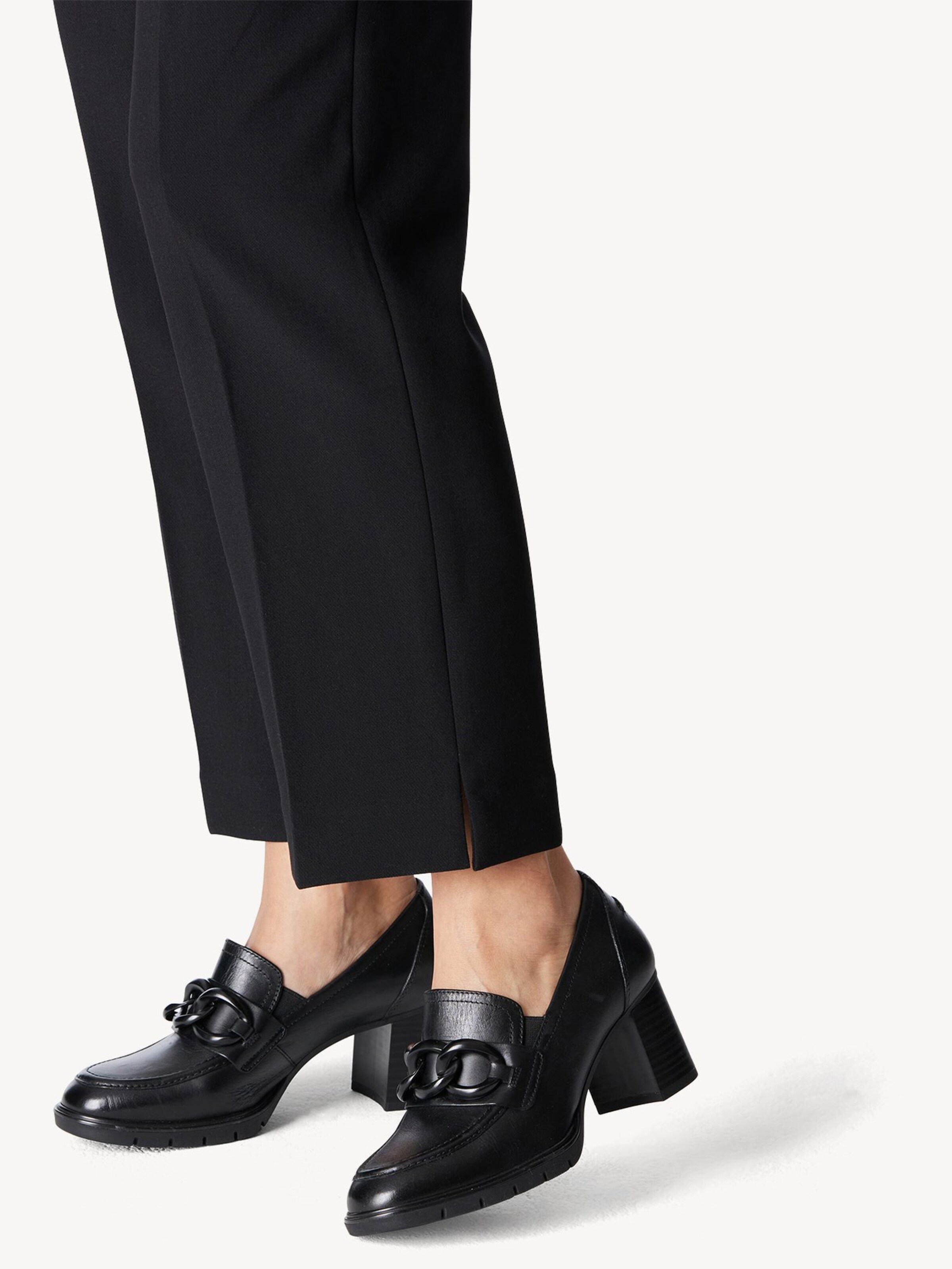 Tamaris Pumps in Black: front