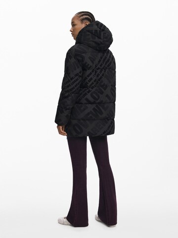 Veste d’hiver Desigual en noir