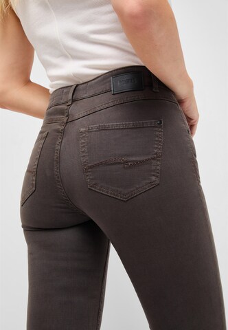 Angels Regular 5-Pocket-Hose 'Cici' in Braun