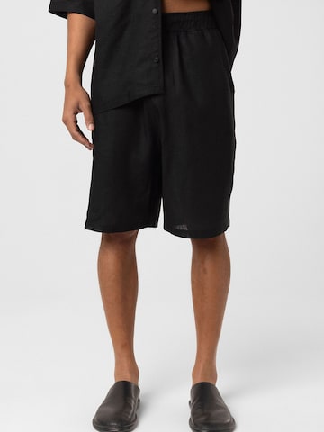 Largi Pantaloni de la Dandalo pe negru: față