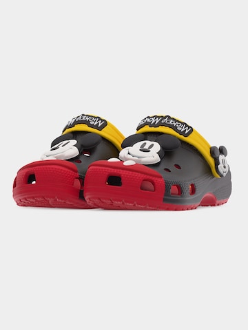 Pantofi deschiși 'Mickey Mouse' de la Crocs pe mai multe culori