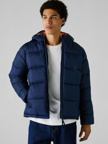Giacca di mezza stagione 'MICRO RIPSTOP PUFFER' di Red Bull Racing x Pepe Jeans in blu: frontale