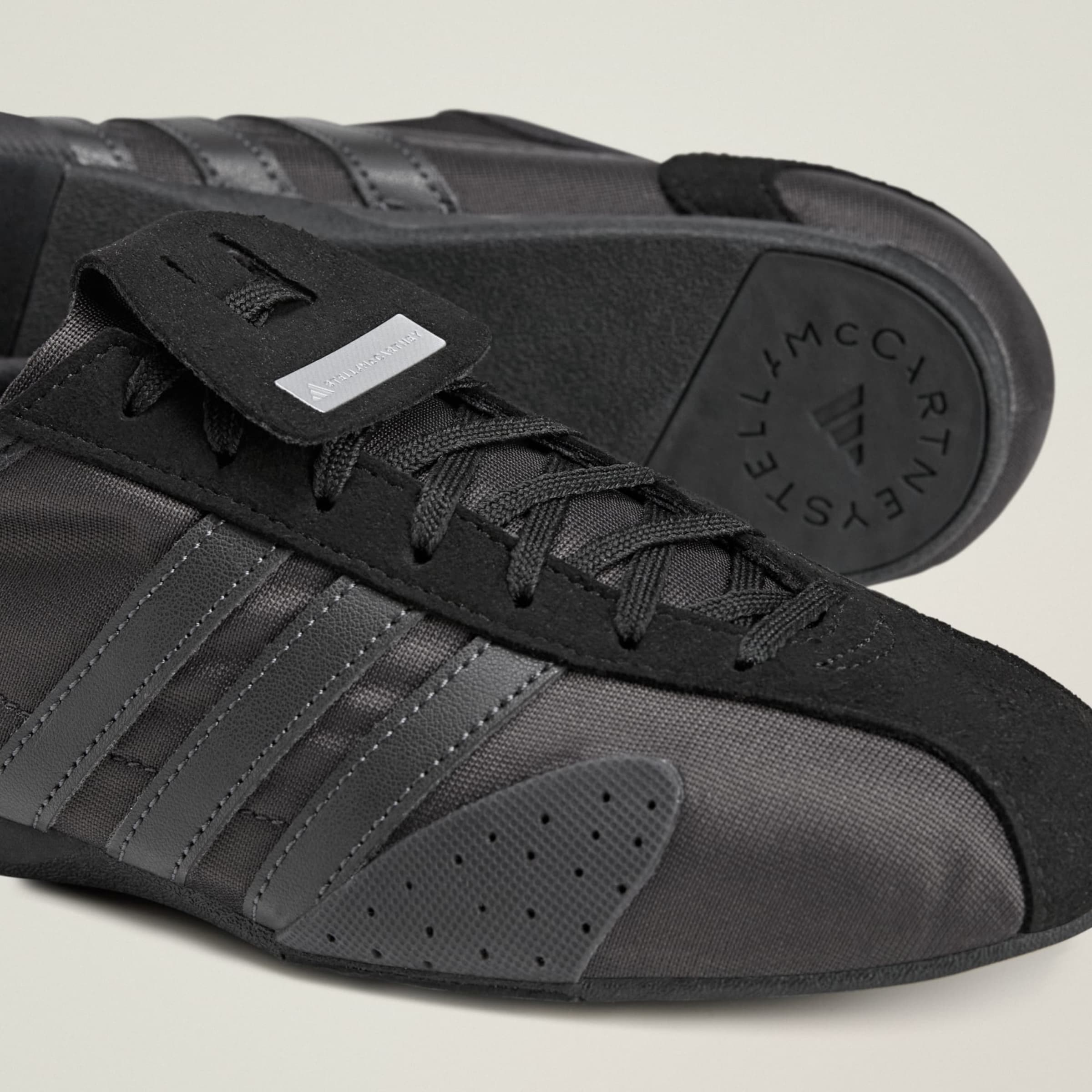 A*e様 adidas by Stella McCartney アディダス　ナイ ADIDAS BY STELLA MCCARTNEY Pantofi sport pe Negru | ABOUT YOU