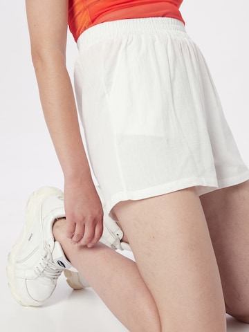 Misspap Regular Shorts in Weiß