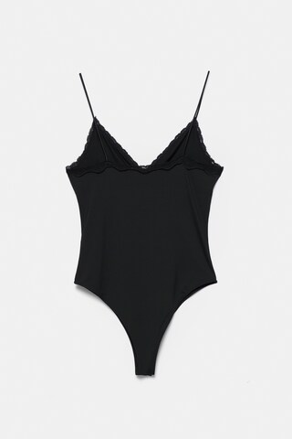 Pull&Bear Bodi majica | črna barva