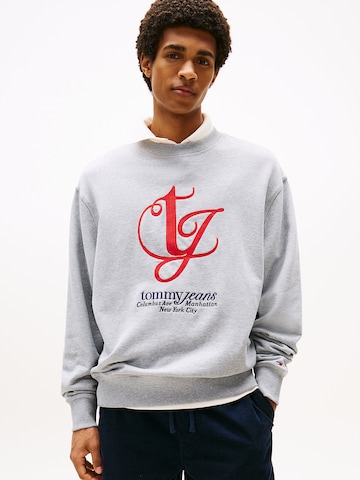Tommy Jeans Sweatshirt in Grey: front