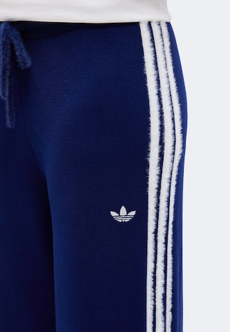 ADIDAS ORIGINALS Широка кройка Панталон 'Firebird' в синьо