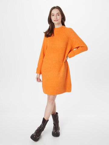 Robes en maille ESPRIT en orange : devant