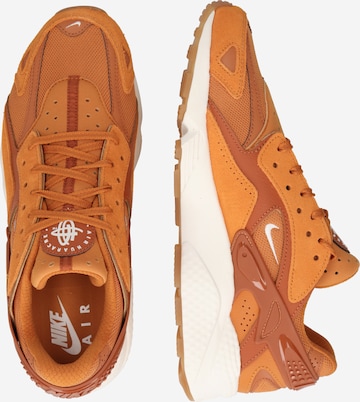 Nike Sportswear Низкие кроссовки 'AIR HUARACHE' в Оранжевый