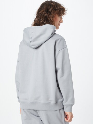 Sweat-shirt new balance en gris