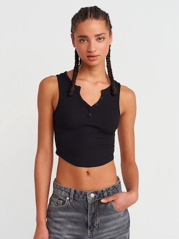 Dilvin Blouse in Zwart: voorkant