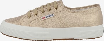 Baskets basses 'Lamew' SUPERGA en or