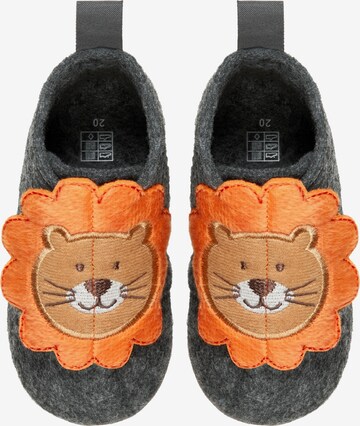 PLAYSHOES Slipper 'Löwe' in Grey