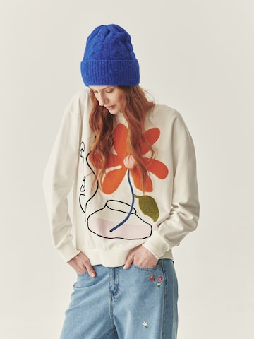 Sweat-shirt TATUUM en blanc : devant