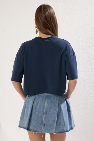 Trendyol Shirt in Blue