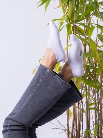 Occulto Ankle Socks 'Solana' in White: front