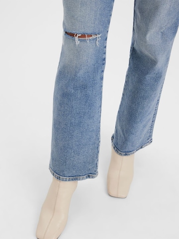 VERO MODA Bootcut Jeans 'Rebecca' in Blauw