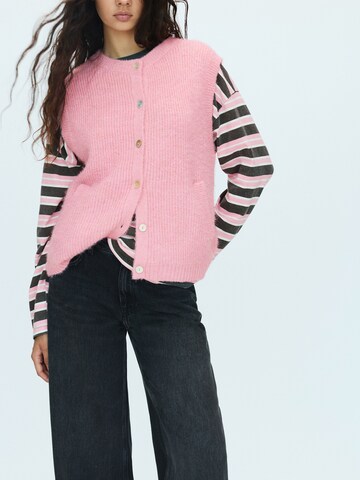 Pull&Bear Плетен елек в розово: отпред