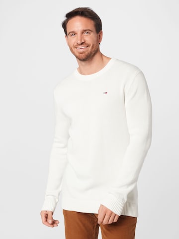 Tommy Jeans Sweater 'Essential' in White: front