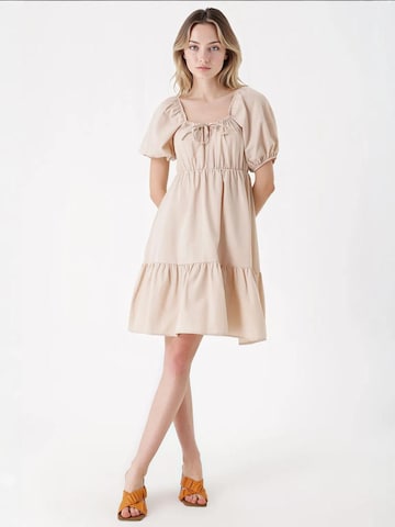 Bigdart Dress in Beige: front
