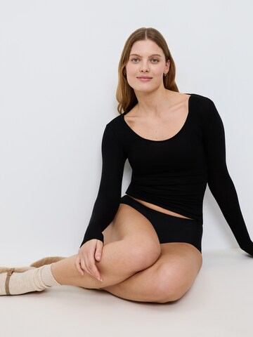 TRIUMPH Shirt ' Beauty Layers Top Scoop Neck ' in Black