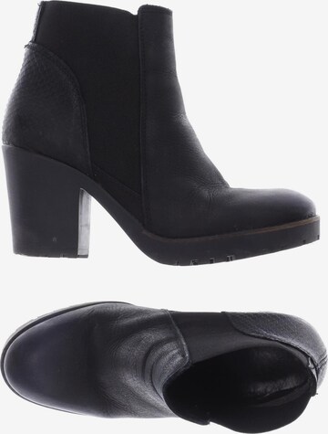 Apple of Eden Dress Boots in 37 in Black: front