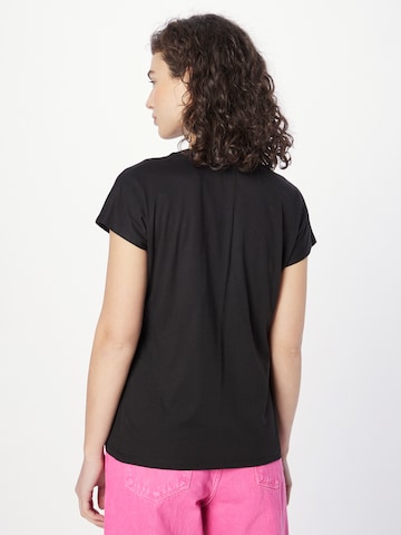 Tricou de la GARCIA pe negru