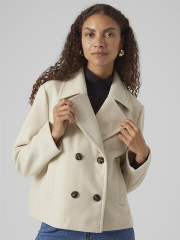 Vero Moda Curve Jacke 'VINCEMIA ' in Beige