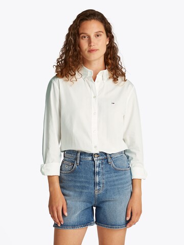 Tommy Jeans - Blusa en blanco: frente
