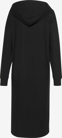 LASCANA Dressing Gown in Black