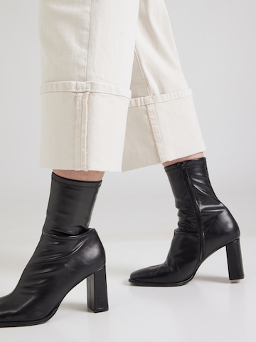 ONLY Wide leg Jeans 'ONLMADISON' in Beige