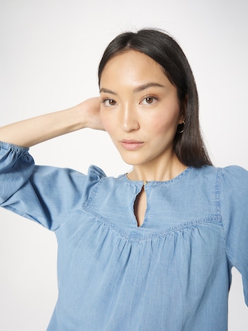 SOAKED IN LUXURY Blouse in Blue