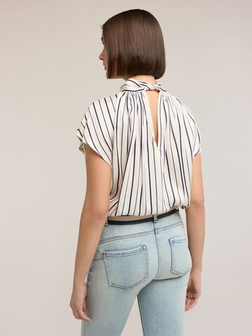 Chemisier MOTIVI en blanc