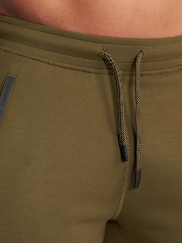 GOLD´S GYM APPAREL Tapered Sporthose 'Eric' in Grün