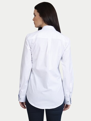 Camicia da donna 'Labe' di Sir Raymond Tailor in bianco