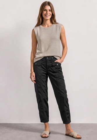 STREET ONE Regular Pants in Black: front