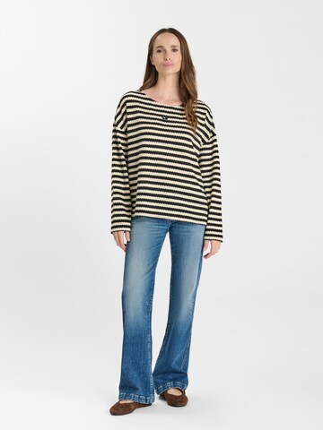 Le Temps Des Cerises Shirt in Geel