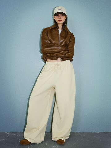 Bershka Baggy Byxa i beige
