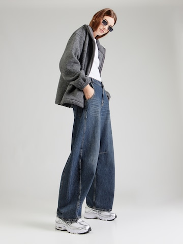 WEEKDAY - Casaco de velo 'Finn' em cinzento
