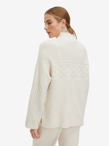 Cartoon Pullover in Beige