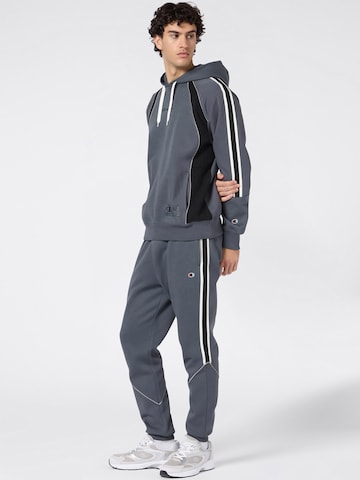 Felpa di Champion Authentic Athletic Apparel in grigio