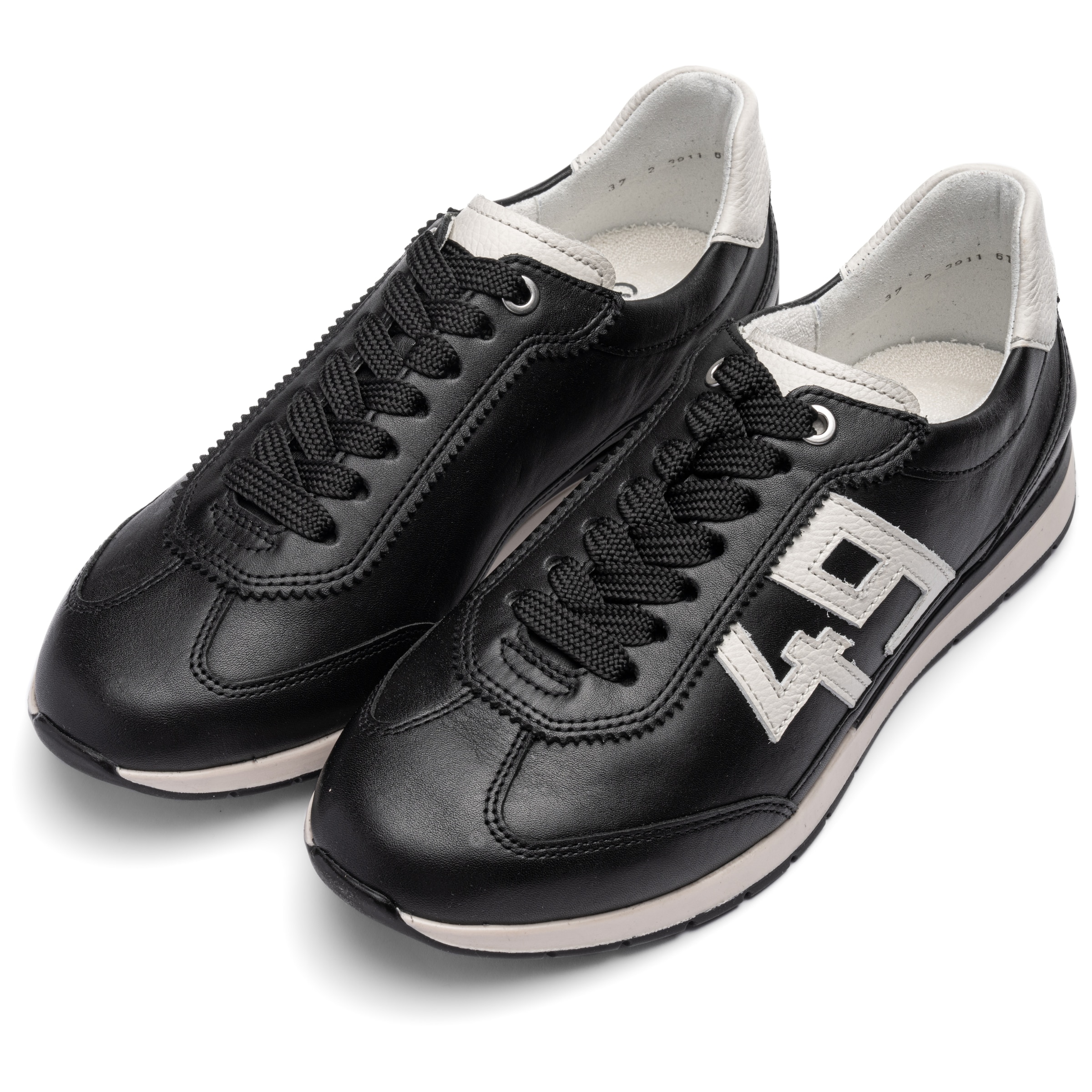 ARA Sneakers in Black